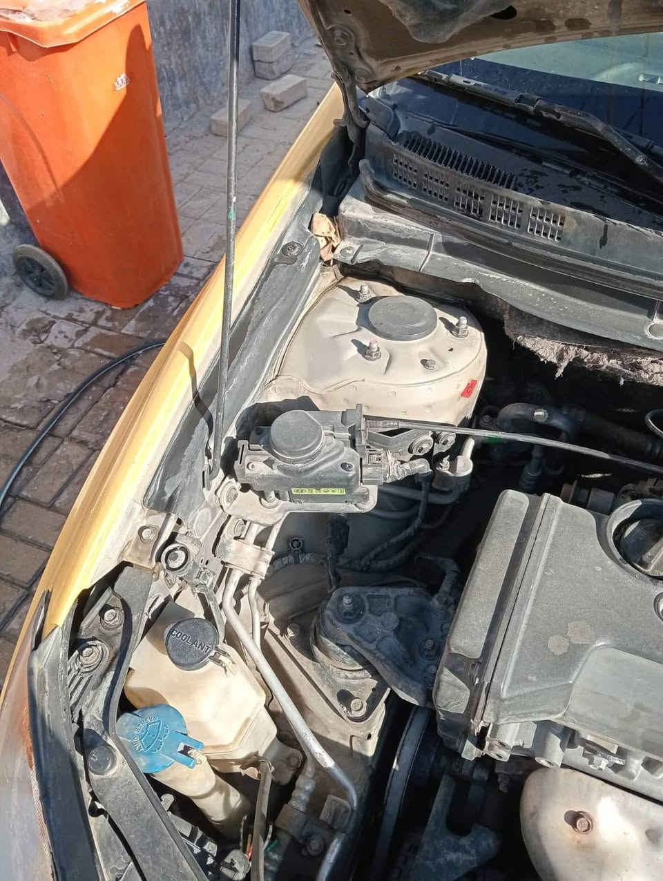 السلام عليكم النترا للبيع وارد أمريكي.  مديل 10 مكينة 2000 رقم بغداد     . حدثها بداية الجنطة  المسطره بدون دواخل  ومثل ما موضحة بل صورة تخم تاير جديد. تكم شاصي لغد مكفول السيارة خير من الله تنقيص. قليل. كلش السعر 90 وبيها مجال. المكان بغداد الكمالية رقم***********
***********
