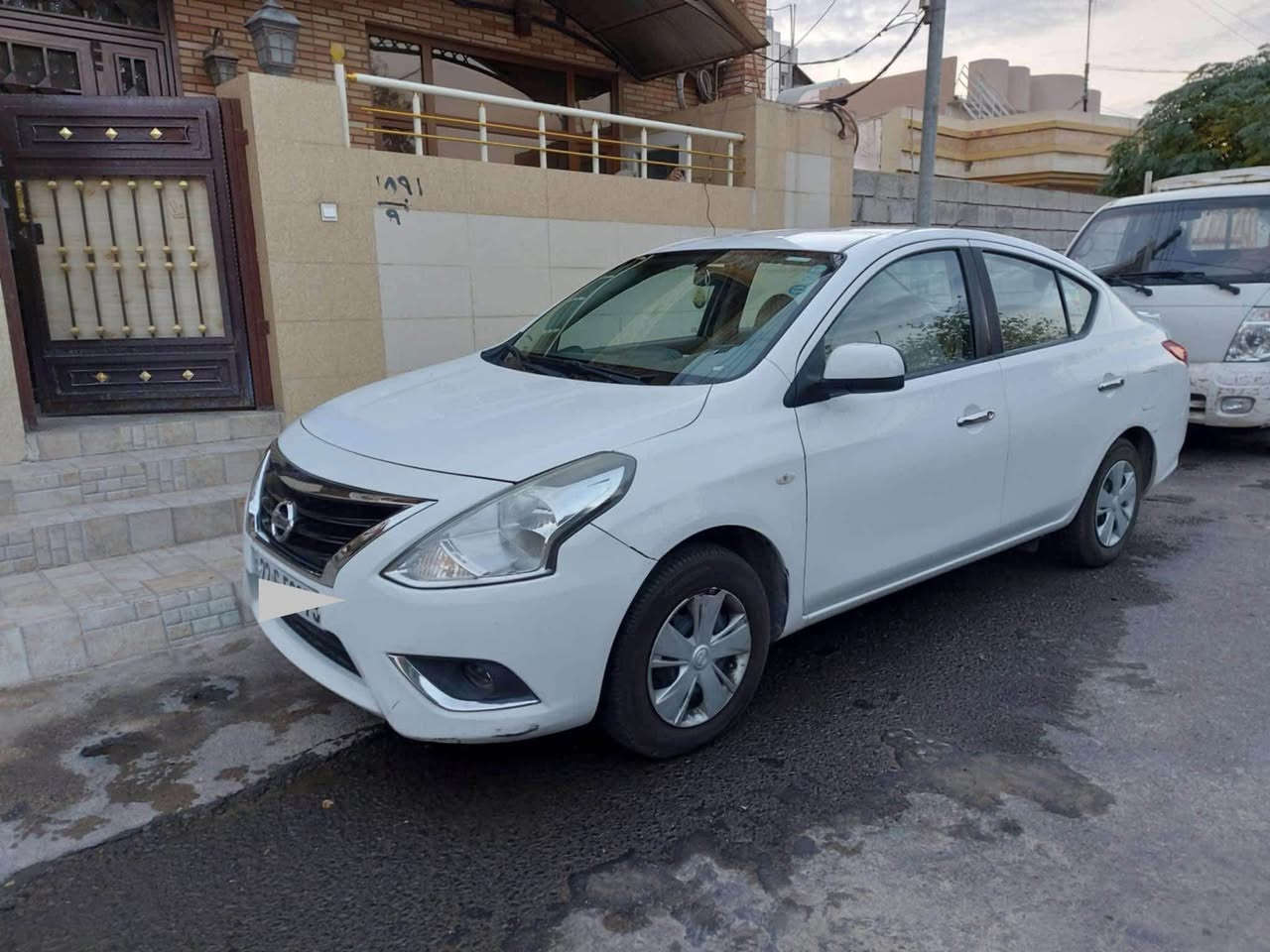 نیسان سنی مۆدێل ٢٠٢٠  ماوەی رۆشتن ١١٣هەزار 
دەبڵ گێچ و یەدە و عەتەر  نیکڵ باڵی سەر سندوق  حاسە  سوکان فۆلیۆم بلوتوس   و دووجام کارەبا و دوگمەی دژە خلیسک و تاییەی تازەیە بە شەرتی تەحویل و غرامە و وەکالە بە ناوی خۆمەوەیە و ژینگەو سەنەوی تازە بە شەرتی گێڕو مەکینە و تەبرید  بە شەرتی تەقە و رەقە سۆنەریم داناوە نیو دۆسە بۆیاخی هەیە 

١١٤ گەڵا
***********
*********** السليمانية, العراق
