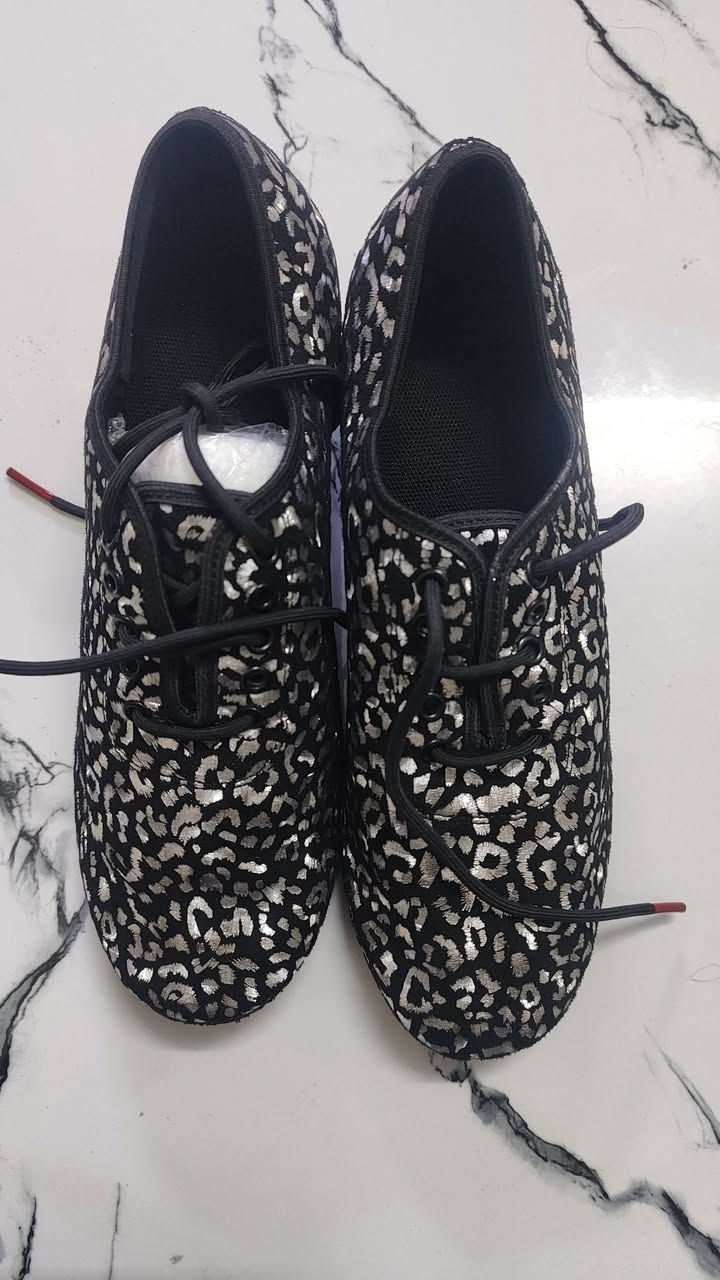 احذية وبوتات نسائية اللبيع


**إذا كنت صاحب هذا الإعلان وتريد حذفه لأي سبب، رجاءا أرسل رسالة إلى الدعم الفني**