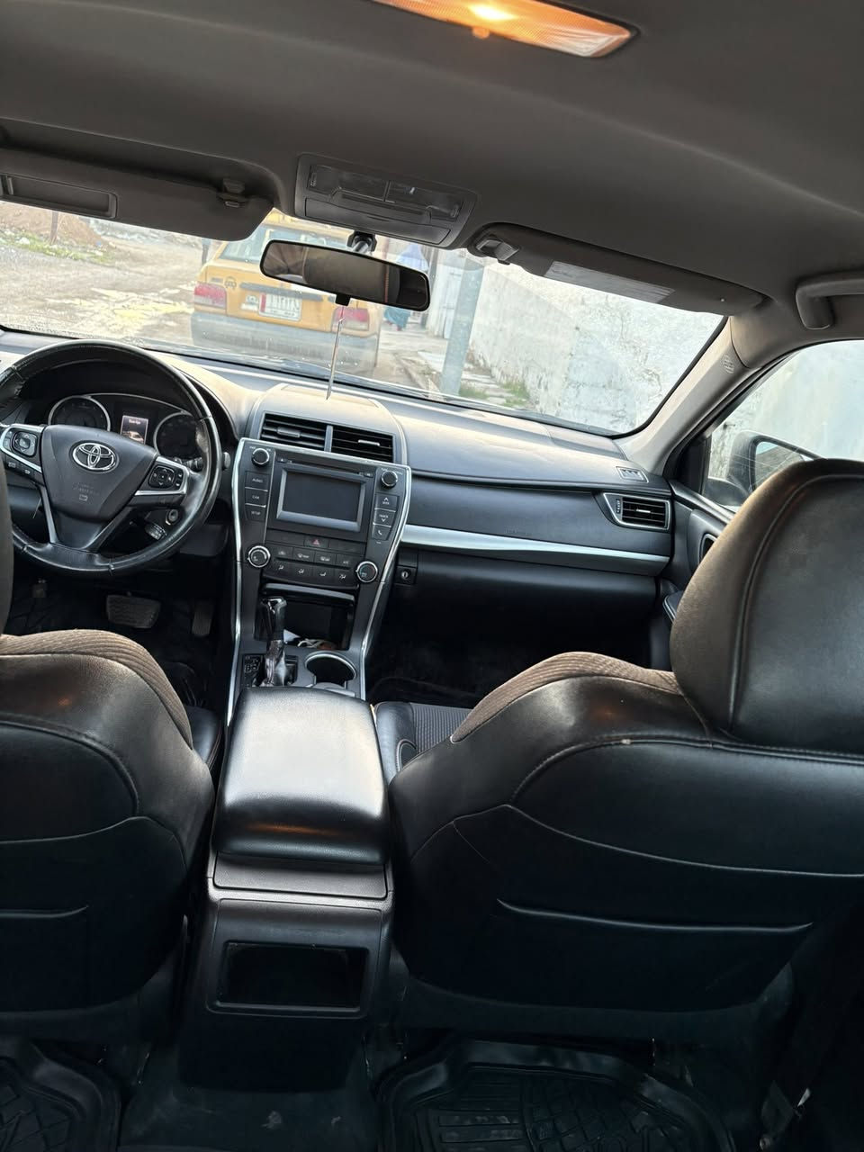 سلام عليكم سياره كامري مديل  2017sسياره جديد مال بيت سنويه جديد بسمي تحويل مباشر فحص موجود شراي يخابر ايذه مو شراي لا تخابر مكان سياره كركوك رقم ***********
