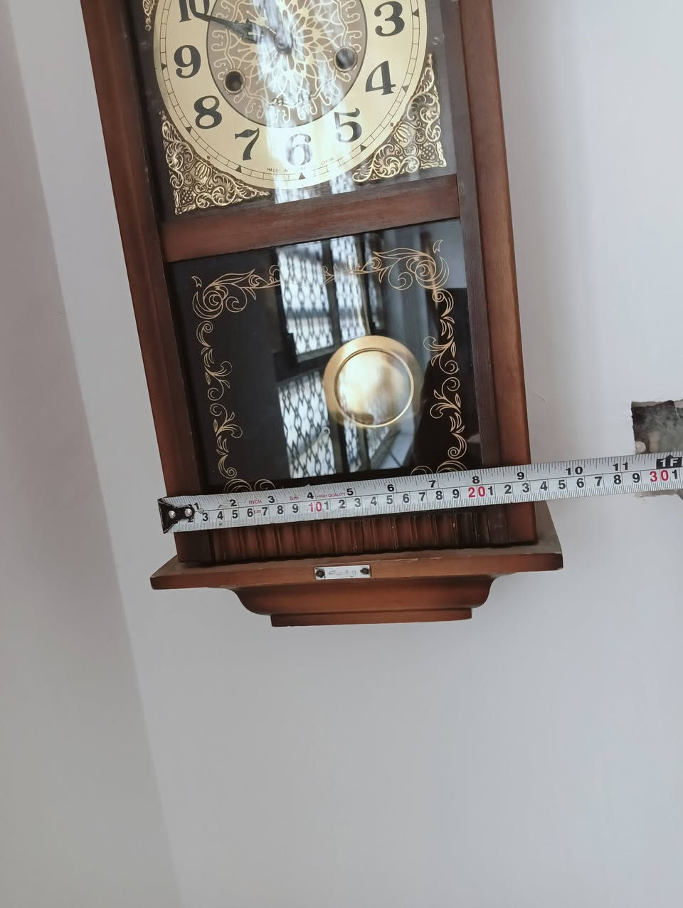 للبيع ساعة ماركة 555 قديمه مكينه اصليه مختومه مال أيام الثمانينات أسواق الدقيقة البدي خشب نظيفة جداً مابيها اي عيب حجمها وسط تعمل بنظام تكويك شهر تتكوك 31 يوم مثل ما موضح بالصور مكاني بغداد جسر ديالى القديم السعر 125 الف اكو توصيل *********** _ ***********
