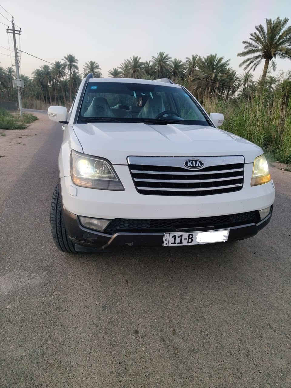 🚗 كيا موهافي 2011 خليجي - للبيع
الموقع: بابل
السعر: 145 ورقة (وبيها مجال للشراي)
الرقم: رقم بغداد الجديد (الهزة جديدة / التحويل ثاني يوم)
🛠️ الوضع الميكانيكي والبدن (البودي):
المحرك والكير: بحالة ممتازة (جديد).
الحدادية: جديدة بالكرتون والتراي زيرو.
البودي: مكفولة من المعجون ومن التبديل، بيها صبغ جاملغ أمامي جهة اليمين أثر طخة بسيطة فقط.
✨ المواصفات (فول مواصفات 1/1):
المحرك: 6 سلندر 3.8L مع دفع رباعي (فول فور ويل).
التشغيل والتحكم: تشغيل بصمة + بصمة أبواب، ستيرن كهرباء (تحكم ستيرن + مثبت سرعة).
المقاعد والداخلية: 7 راكب، كشنات جلد (تدفئة + ذاكرة خزن للمقاعد)، ثلاجة بالتجوة، إنارة داخلية بالرجلين والأبواب.
الإضاءة: لايت زنون + زراك لايت + بك لايت LED.
المرايا والجام: فتحة سقف (سلايت روف)، مري جانبية شفط (تقلب عند الرجوع للخلف)، مراية وسطية تعتيم أوتوماتيكي.
الأنظمة والمميزات الأخرى: حساسات خلفية + كاميرا، جنطة شفط، تبريد ثلج، تخم تاير جديد، يدات نيكل.
📞 للاستفسار والتواصل:
الرقم الأول: ***********
الرقم الثاني: ***********
