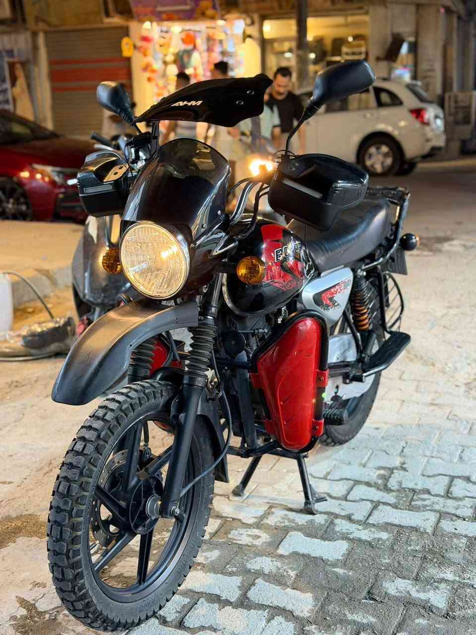 سلام عليكم
بوكسر ٢٠٢٣  مرقمه رقم انكليزي  سنويه  بغداد كلشي مامفتوح بيها دراجة نظيفة وكلشي ماناقصها 
مكينه مكفوله 
 تجي تفحص وين ميعجبك مكاني الاعظمية المقبرة الملكية
الشراي يتواصل على الرقم *********** بيه واتساب
