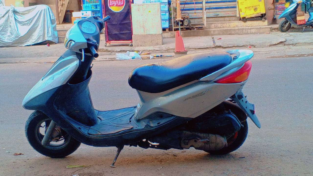 دراجه بريز نضيفه بيه بعض النواقص متواسي على فلوسه حيل حبيعه جوه سعره السعر خاص ***********
