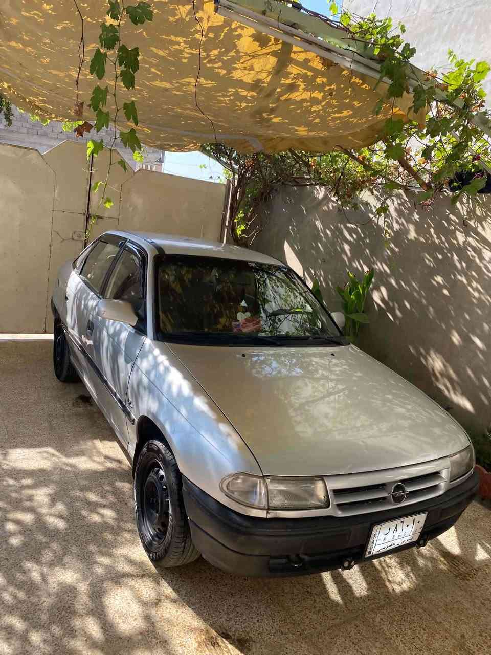 اوبل استرا
موديل 93 
السعر 48  $$
سنويه عظم 2028 باسمي
موصل الجانب الايمن 
سياره جاهزه من كل شيء ما تصرف عليها درهم 
طخم تاير جديد بطاريه جديده وباقي التفاصيل كله جاهزه غير متواجد على الفيس ،،شرط التحويل,,
***********
***********
