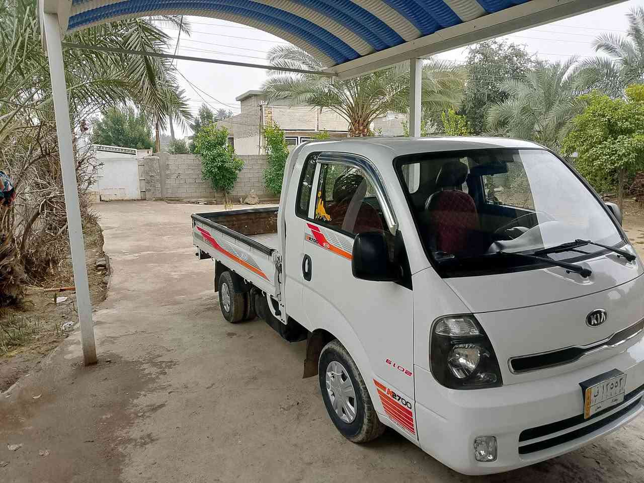 كيه حمل موديل 2016  بغداد سنويه ما ساقطه كير محرك اكسن شاصي سياره مكفوله لا صبخ ولا تبديل بس الباب مال السايق بي شبرين رش السعر 115 المكان بغداد المدائن سلمان باك ***********
