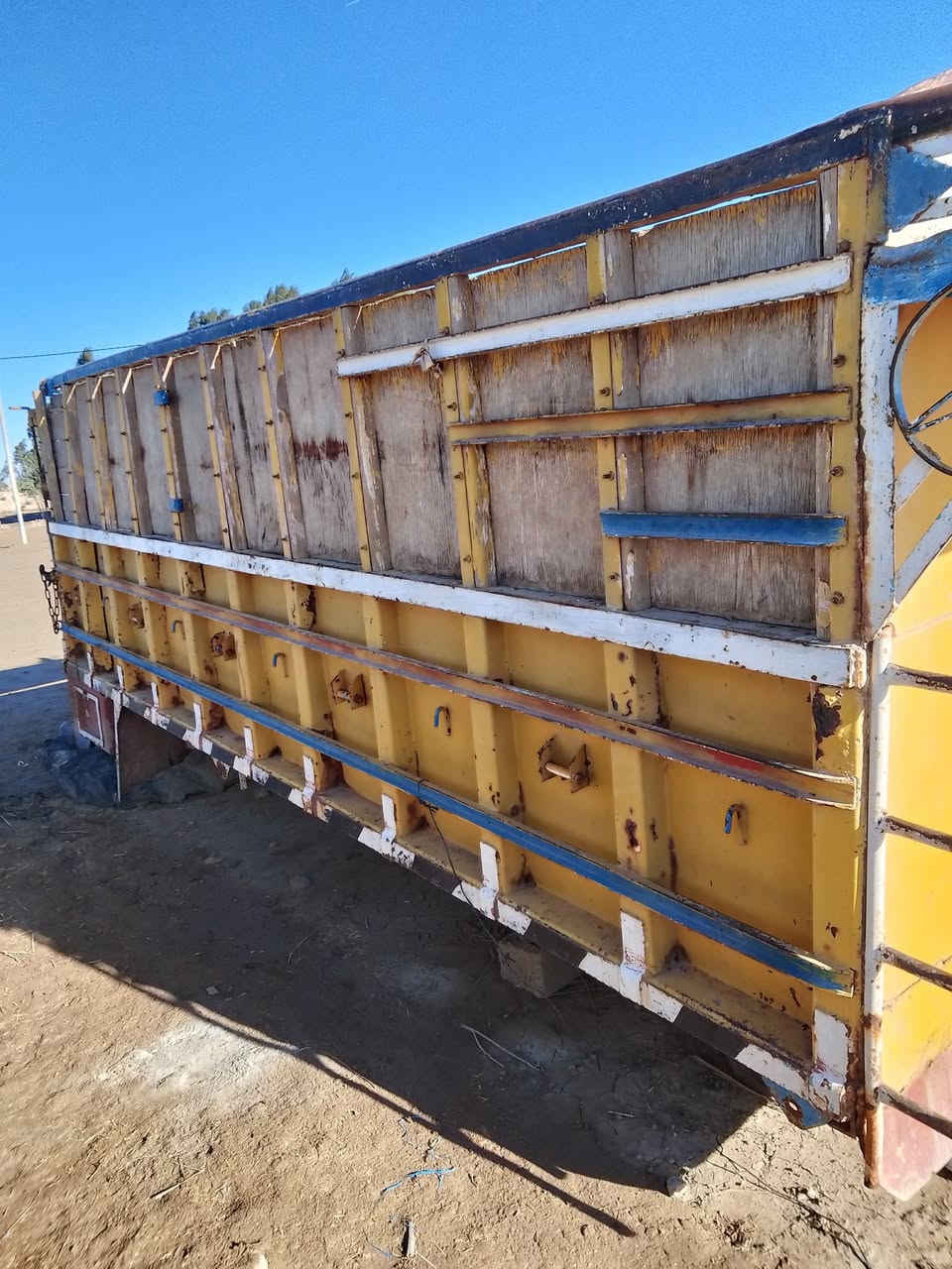 بدي أبو ردين للبيع نضيف السعر مليون وربع للاستفسار*********** المكان ديوانيه ال بدير
