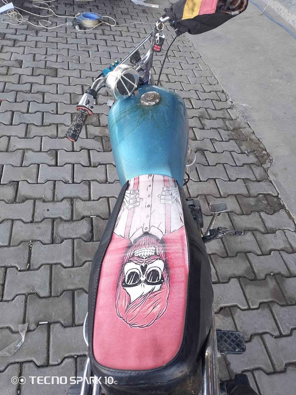 السلام عليكم ماطور للبيع موديل 19 بارت خمس تسعات المحرك معمر جديد الماطور شرط شلعه ومعدل السعر 250 وبي مجال للاستفسار  *********** ولخاص مفتوح
