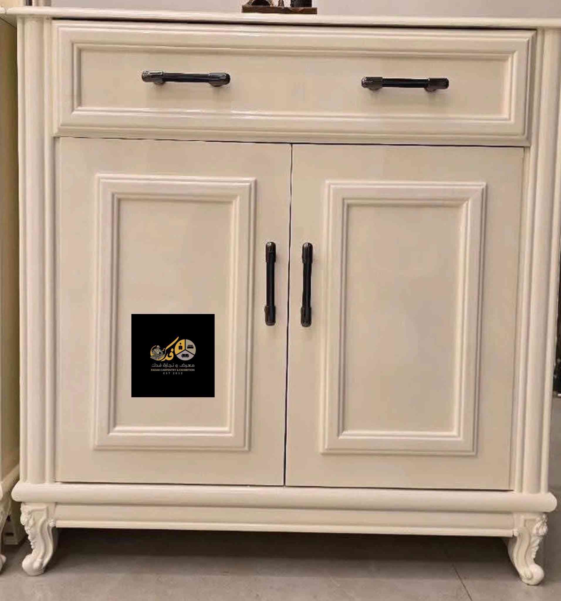 موديل 19
صناعة عراقية 🇮🇶
قياس الكنتور 320 cm
قياس الزاوية 110 cm 
قياس السرير 3 متر 
السعر 3 ملايين و 100 مع النقل والشد 
العنوان الديوانية  الحمزة الشرقي 
 فلكه الجبور مجاور حسينية الزهراء (ع)
للاستفسار ☎️ ***********⁩
