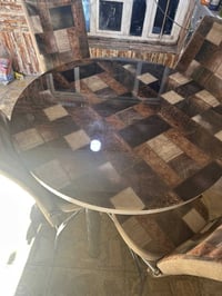 ميز طعام • ٤ كراسي • زجاج