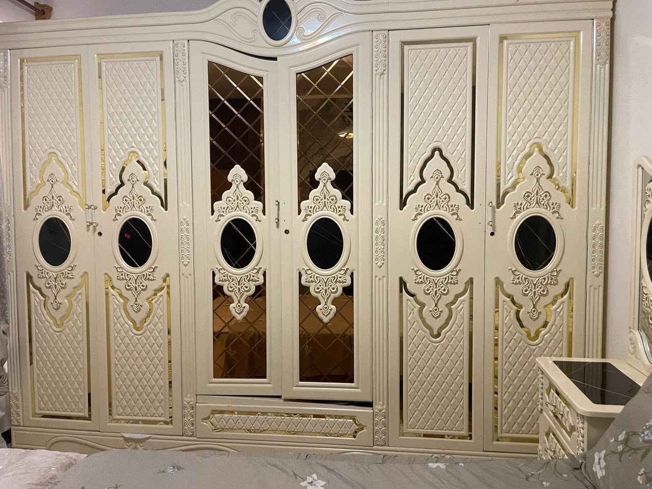 السلام عليكم ورحمة الله 
غرفه عراقيه شكل تركي جديد 
خشب صاج للبيع مستعجلينه عليه 
سرير وكومديات كنتور ميز مرايه وشازلون 
العنوان حل اور ٦٠٠


**إذا كنت صاحب هذا الإعلان وتريد حذفه لأي سبب، رجاءا أرسل رسالة إلى الدعم الفني**