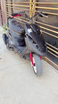 دراجه مسوي بيه حادث بصيط بس شغاله نكره هندر راد اله ويل امامي وماشه بس...