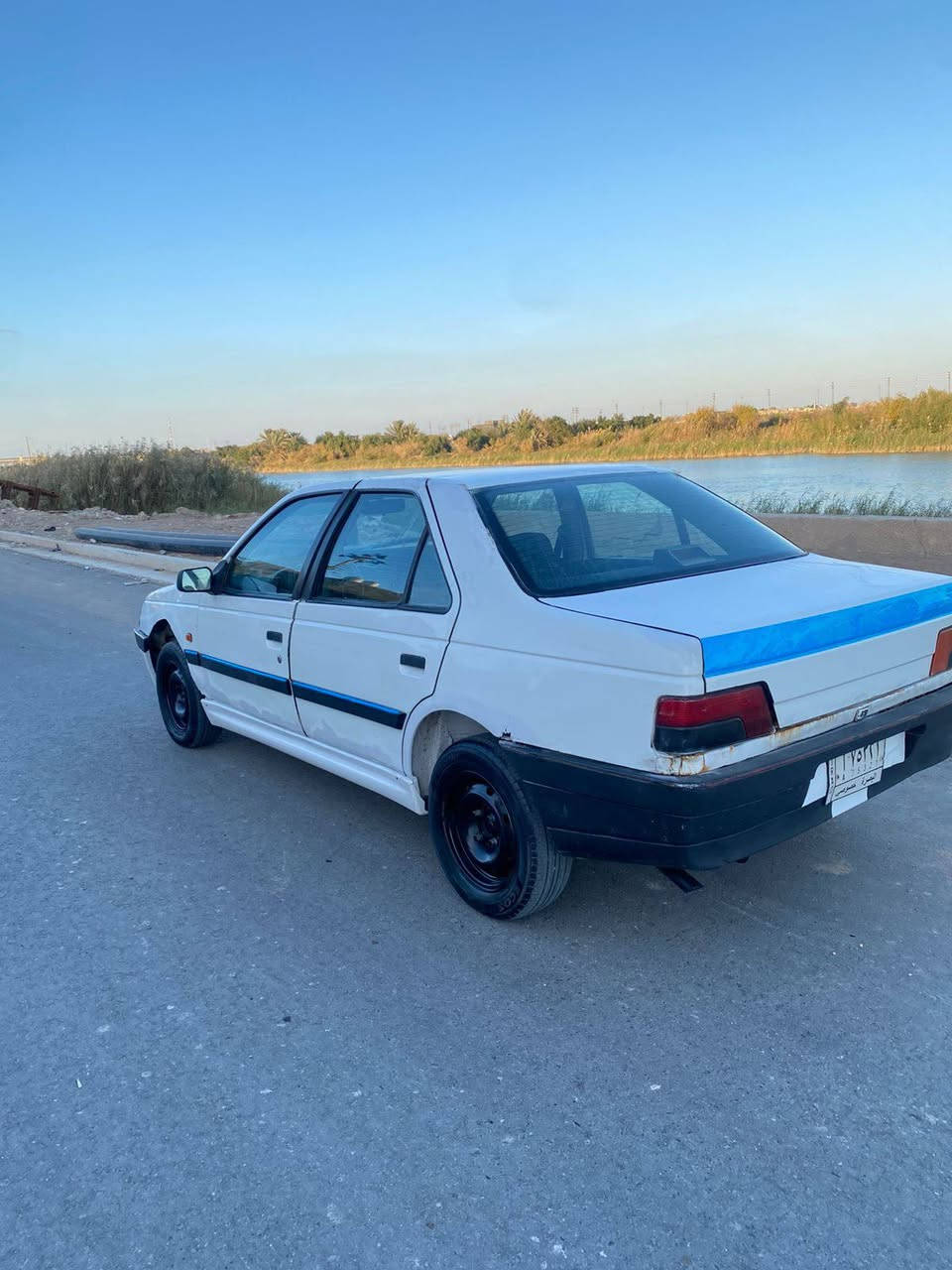 سلام عليكم بيجو.405موديل2010
سنويه ل28 السياره مكفوله من كلبه وضربه وتبديل تخم تاير مكينه وكير خير من الله وحداده وباتري جديد السياره كهربائيات ع وضع الشريكه سنتر لوك قفال كله شغال السياره جام ومسجل مضخم 4سماعت
مكان البصره  قضاء القرنه
السعر 23
***********
