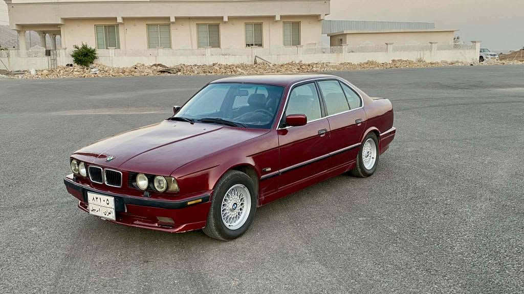 BMW
1991         525iA
ناو ڕەش کوشین جڵدی نوێ  تەبرید بەس غازی تیانەماوە گێڕی بەشەرت مەکینەی کەمەک دوکەڵی هەیە کامل بۆیاغ کراوەتەوە چوارمانگە 
چوار تایەو ویلی پاکەتی بۆبەستراوە
وەکالەی بەناوخۆمە یەکسەر بیکە بەناوی خۆت 
شوێن کۆیە 
*********** كويسينجاك, أربيل
