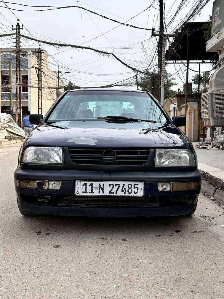 السلام عليكم فنتو موديل 1993سياره رقم بغداد انكليزي تحويل مباشر جاهزه كير محرك تبريد ثلج كهربائيات كلها شغاله
سعرها٣٩قفل
مكان بغداد حي الري
*********** بغداد, العراق
