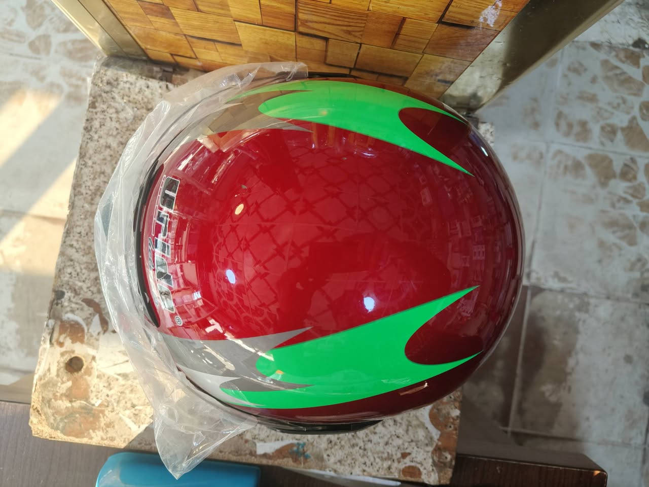 السلام عليكم.....خوه للبيع للعلم الخوذةجديده ما مستخدمة الموقع حمام العليل ***********
