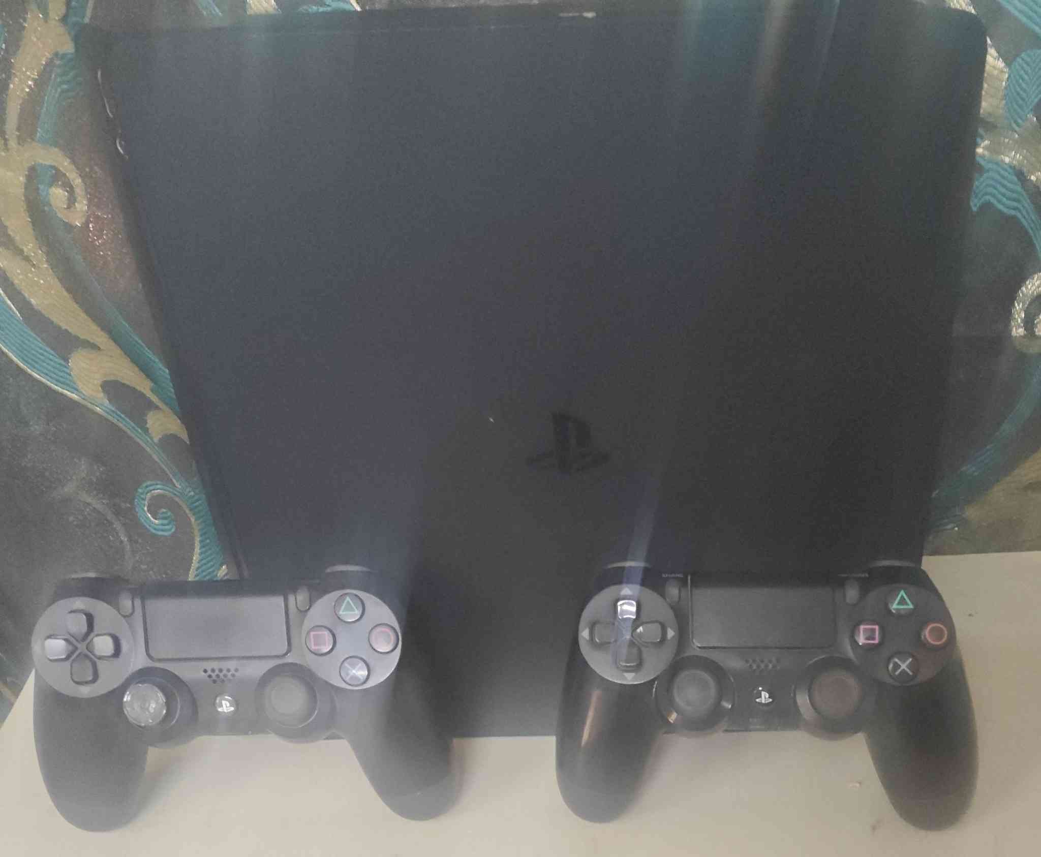 بلي فور سلم ذاكرة نص تيرا مستخدم قليل نضافه 100% ما مفتوح نهائيا 
ملحقات 
يدات عدد 3 1اصليه 2تجاري
يو بي اس+ستاند شحن يدات 
اقراص عدد 2 (ماينكرافت - GTA)
السعر 250قفل 
الموقع بغداد


**إذا كنت صاحب هذا الإعلان وتريد حذفه لأي سبب، رجاءا أرسل رسالة إلى الدعم الفني**