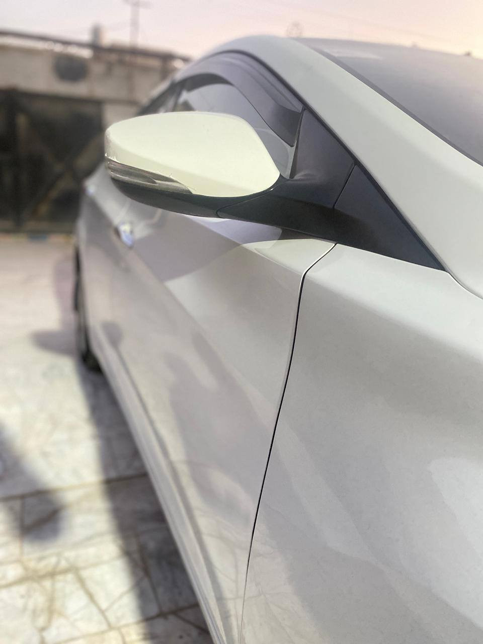 السلام عليكم النترا للبيع 2013 مكينه 1800 سياره جديده بمعنى الكلمه سياره مال جناي تخم تاير جديد حداديه جديده وراء وقدام شاشه كاميرا اماميه وخلفيه رقم اربيل دولي سنويه لل 2030 مجدده السعر 115 ومع المجال سياره بيها باب صبغ رش باب السائق بمكانه والباقي مكفول ***********.    ***********
