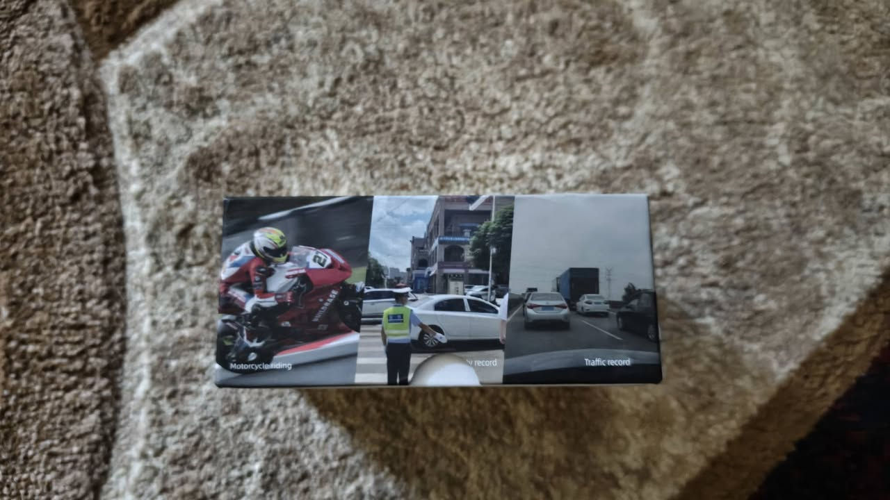 الجسم الذكية او كامرة مغامرات (Body Cam) بدقة Full HD 📸  
لو كنت تدور على الأمان، التوثيق، أو حتى تسجيل مغامراتك.. هذه الكاميرا هي الحل الأمثل!
​المميزات الرئيسية:
​تصوير فائق الوضوح: دقة Full HD 1080P تعطيك تفاصيل دقيقة جداً.
​عدسة متحركة: ميزة رهيبة! العدسة تدور بزاوية 180 درجة، يعني تقدر تصور قدامك أو تخليها سيلفي بسهولة.
​شاشة مدمجة: تقدر تشوف اللي تصوره مباشرة أو تراجع فيديوهاتك من نفس الجهاز.
​رؤية ليلية: مزودة بحساسات أشعة تحت حمراء للتصوير الواضح حتى في الظلمة التامة.
​تصميم عملي: صغيرة الحجم ومعاها "كليب" قوي يثبت على الجيب، الحزام، أو الملابس.
​متعددة الاستخدامات: مثالية لرجال الأمن، أصحاب المحلات، الدراجين، أو حتى ككاميرا مراقبة مخفية.
​شحن سريع: منفذ Type-C لسهولة الشحن ونقل البيانات.
​حالة الجهاز: جديد (بالكرتون) مع كافة الملحقات.
السعر: [٢٠ الف]
الموقع: [موصل ]
​للتواصل والاستفسار: يرجى مراسلة الصفحة أو الاتصال على الرقم [***********]
