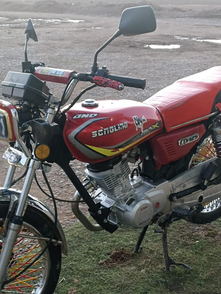 السلام عليكم موطور للبيع جديد محرك. ما مفتوح.    محرك ١٢٥. جديد وحلو. احلا من صوره سعر خاص او الاتصال ***********
