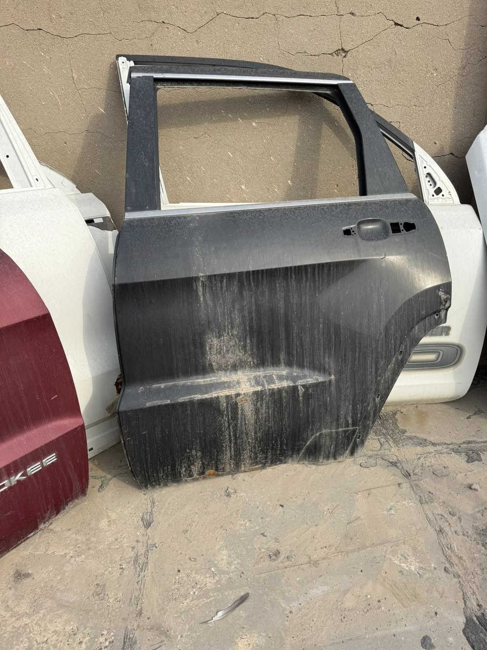 سلام عليكم  بيبان جيب شيروكي سبورتج وبرادو سورنتو  ال بيع  بكاني بغداد شعب ستفسار تصل ***********
