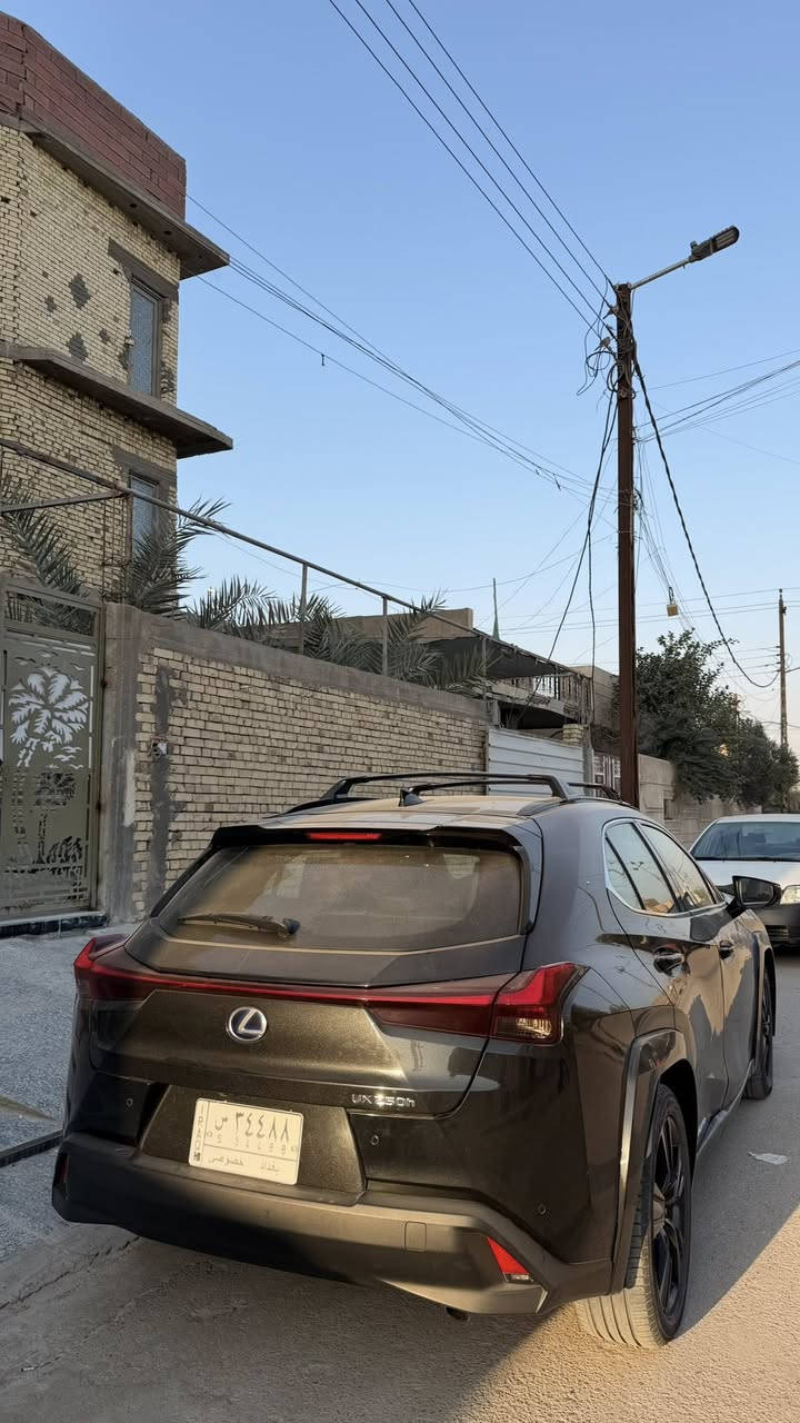 السلام عليكم / لكزز هايبرد 2022
LEXUS UX 250 H
رقم بغداد مميز 
كلش جديده السياره  
اعله فئه 1/1
لون اسود + داخل لونين بلادي بنفسجي واسود 
احزمه بنفسجي دشبول لونين 
كشنات جلد تدفئه تبريد 
بانوراما 
حساسات 
رادار 
تحديد مسار 
وبعد بيها كلش هواي مواصفات 
تخم تاير جديد صارله اقل الشهر 
ماشيه 35 الف كيلو 
وارد امريكي حادث جاملغ وشويه من البنيد وبارد بلباب بدون لغد وشاصي دواخل سليمه 
مانقصها شي 
السعر 245 وبيها مجال
البصرة / الجبيلة 
***********

