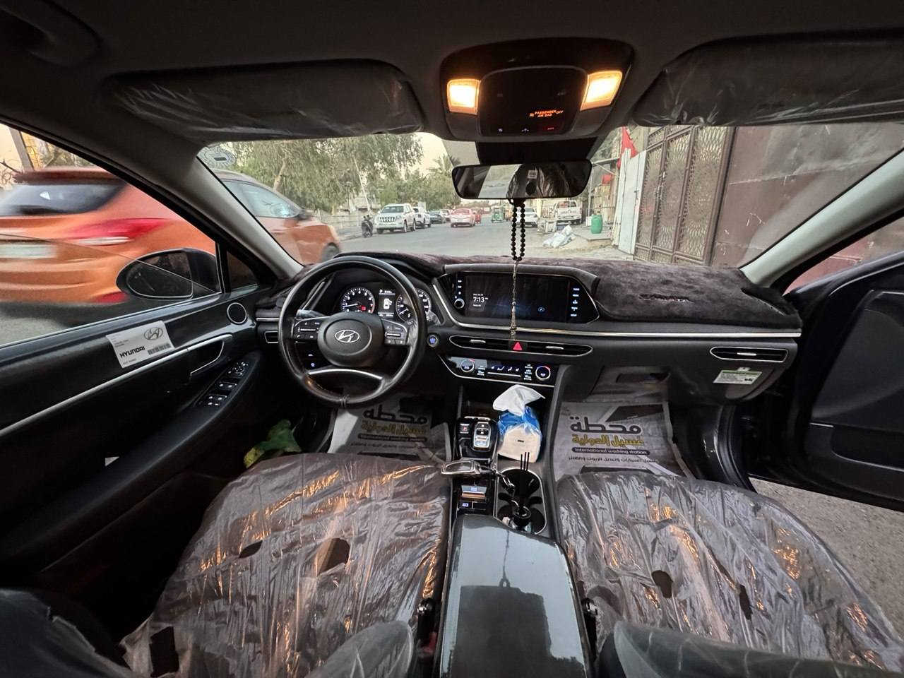 يالله اللهم صلي على محمد وال محمد 
هونداي سوناتا
فول عدا البانوراما 
موديل :2023  رقم اربيل
لون : اسود 
وارد :اميركا  حادث خلفي قطعه وحده صبغ بدون تبديل 
محرك :2500 gdi  تنفس طبيعي
عداد المشي : 34m
مواصفات 
_بصمة 
_شاشه 
_كامرة خلفية 
_لد امامي وخلفي 
_بصمة ابواب 
_تشغيل عن بعد 
_كشنات تدفئه +تدفئه ستيرن 
_جنطة بصمة + دكمه+ صندوق ذكي عند الاقتراب
_ تنبيه خروج عن مسار _رادار امامي خلفي وجانبي 
_فول حساسات 
 نقطه عمياء 
_ تحكم وضعيات 4 للقيادة 
-اوتو هولد 
_فول تحكم ستيرن مع قيادة ذاتيه 
 _سايد بريك كهرباء دكمه + كير دكم 
_تحكم تبريد 
_كشافات 
_اشاير مري
_عدادات الالكتروني
 _ سياره 12 سماعه
داخل لون اسود 
السياره مدوشمه عامه
العنوان :بغداد الجديده/المشتل
للاستفسار الاتصال 
***********
***********
