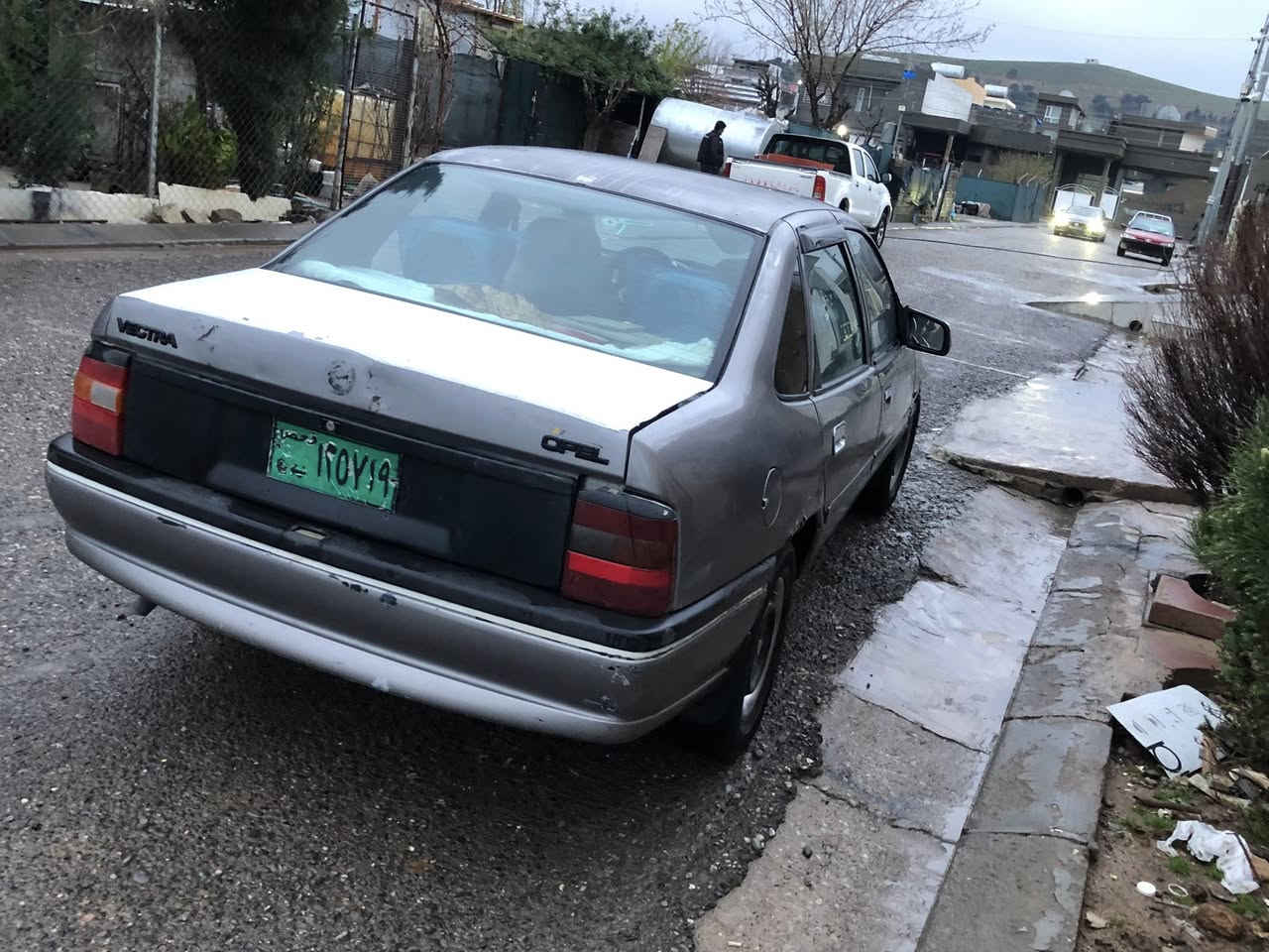 ژ.م***********
ئۆپڵ فیکترا مۆدیل ١٩٩٣ سەرژمێری مەکینە هەژدە مەکینەی لۆک تازە بۆی بەستراوە پێشوو دوای کەپسە  گەرمیو کارەبای هەمووی بەشەرت سڵایتە دوجام کارەبا زۆر توندو تۆڵە نمونەیە لەجوانی سعر ٢١ گڵاو کەمێ مەجال ناونیشان چمچماڵ
