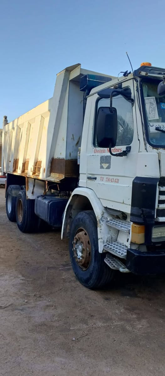 اعتذر من الي اتصل لان الرقم جان بي غلط ***********.. سكانيا مديل 91 رقم دولي راعيها يمي بالبصره يمي تحويل ثاني يوم مكينه وكير 113 الخضره جدد مجموعه خفيفه بدي توه مشتغلينه ارضيه وصفاح جدد طفشه جديده  تخم تاير باتريات جدد كهربائيات شغاله من الطول للطول تبريد ابلادي السيارة جاهزه مابيه نقص بوجهك للشغل شاصي بي فطر كلش زغير بالفه الفوك ما ماشي وهاي كل تفاصيله الشراي يتصل وبالخدمه مكاني بصره *********** سعرها 165
