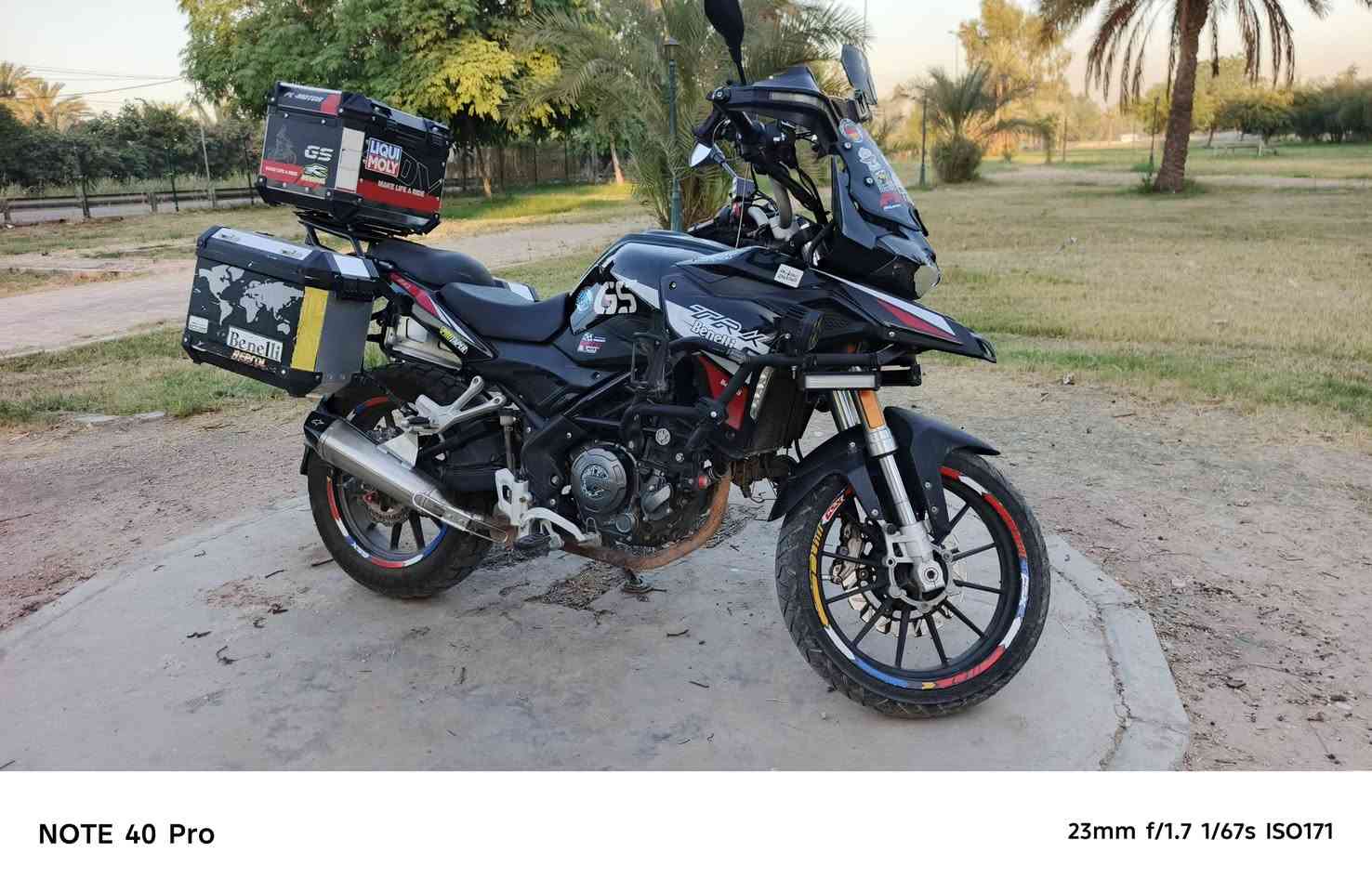 ‏السلام عليكم شباب، معروض للبيع دراجة بينلي TRK 251 (Benelli) نظيفة وجاهزة للاستخدام.المواصفات والتفاصيل:
‏
‏الموديل: TRK 251
‏
‏رقم بغداد (تحويل سنوية مضمون وقانوني 100% وبدون غرامات) 📑
‏
‏المسافة المقطوعة: 26,500 كم ⏱️
‏
‏الإضافات: [درع امامي، بروجكترات، فدراليات، صندوق خلفي وجانبي اللمنيوم اصليات مو بلاستك .... وعندي وياها واقيات مال ايد جدد ام اللد ودسكات وفج خلفي جديد بالكراتونة اضافة وياها 
‏
‏السعر والتواصل:السعر المطلوب: 4,200,000 دينار عراقي (أربعة ملايين ومئتان ألف) وبي مجال للشراي الجاد ويدلل 💵
‏
‏مكان التواجد والمعاينة: بغداد / الشعب - الثعالبة 📍للتواصل والاستفسار: *********** الرقم بي واتساب  📞
