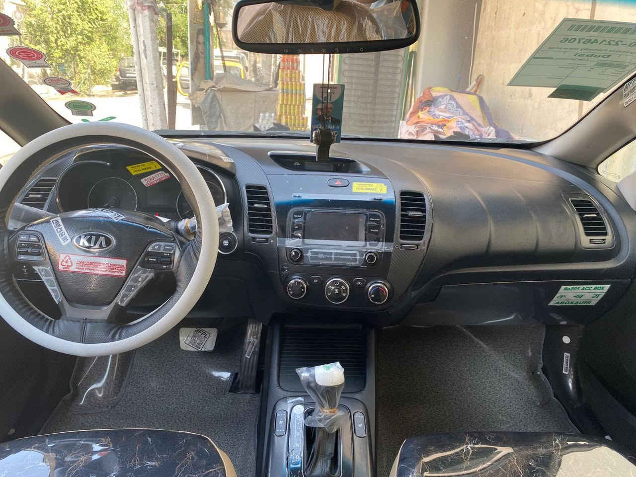 السلام عليكم
فورتي ٢٠١٤ وارد امريكي محرك ٢٠٠٠ gdi
فول مواصفات فتحة بصمة ترحيب بالمري 
محرك خير من الله
تبريد خير من الله
تخم تاير جديد
السعر 110 وبيها مجال
***********
