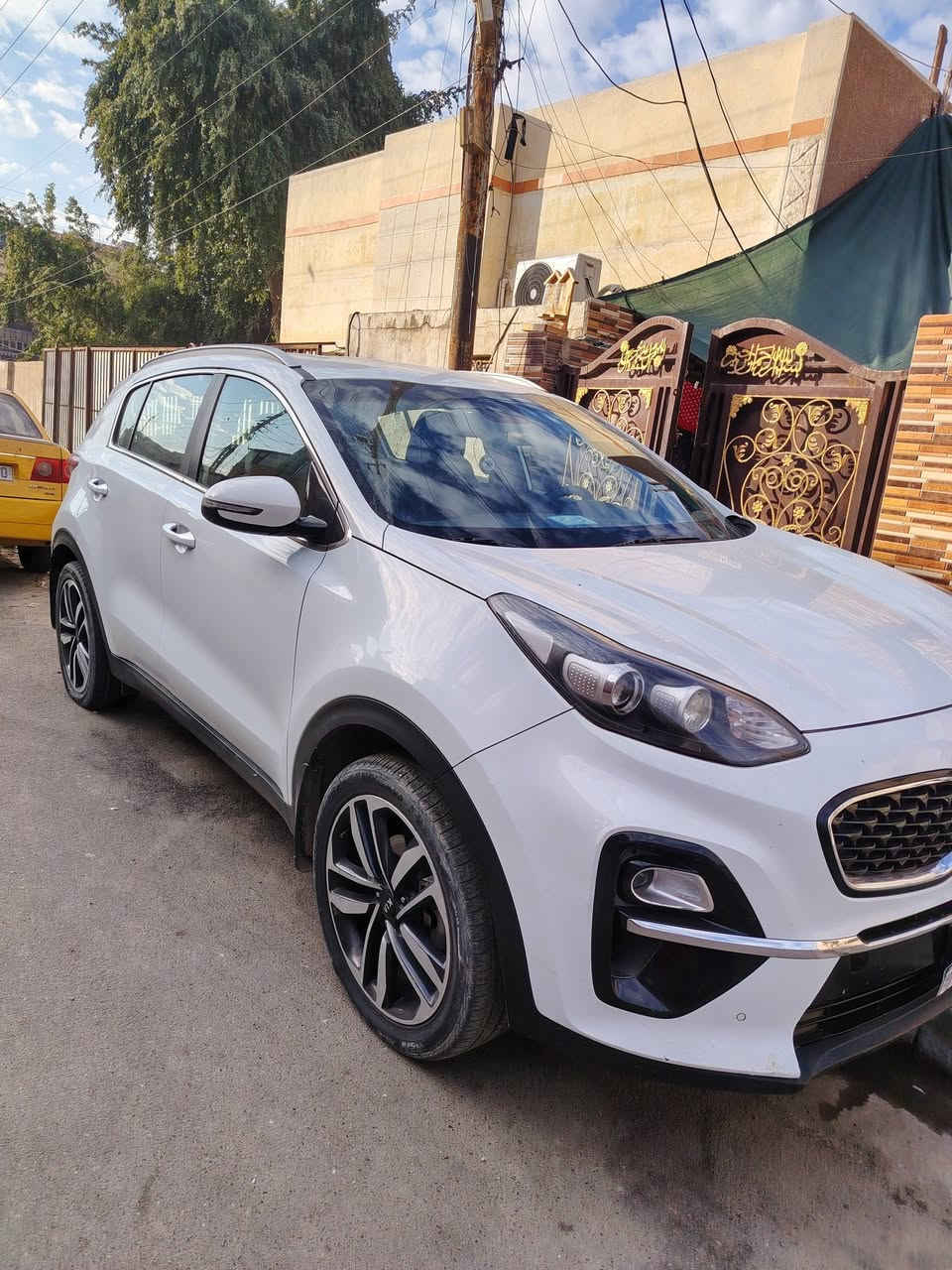 السلام عليكم
كيا سبورتج خليجي موديل ٢٠٢٠
السيارة مكفولة كفالة عامة عدة تكحيلات بلقلم بسيطة وبيها حالوب قليل
نضافتها ١٠٠٪ عليها صدر كامل جديد ومابيها اي نقص عدة المري الشفط متوقف
السيارة سويج بدون فتحة
ماشية ١٥٩ كيلو متر
مكفولة من مكينة وصدر وكير وكهربائيات ومن كل النواحي اكفلها

السعر ١٩٤
العنوان بغداد الشعب شارع الصحة
شراي اتصل ***********
