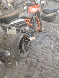 KTM للبيع مكفوله كفاله عامه حجم المحرك 250 ss سعر خاص 07775910311 وتسا...