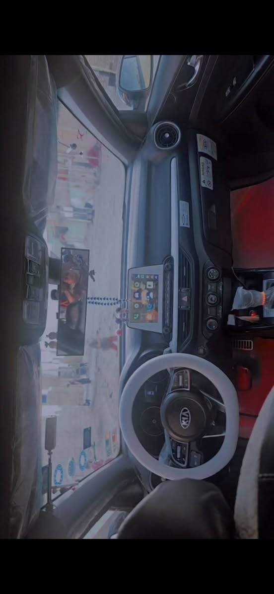 سلام عليكم  
كيا فورتي 2021#للبيع
حادث مال امريكا بارد بنيد وجاملغ امامي والخلفي بس بارد بدون تبديل سياره ليبل واحد
فول مواصفات
بصمه فتحه محرك 1600
دوشمه غرفه كامله جديده
منضومة زنون 
سياره بسمي تحويل ثاني يوم رقم بغداد مشروع وطني

وبيه مجال حك الجيه
تواصل:***********
