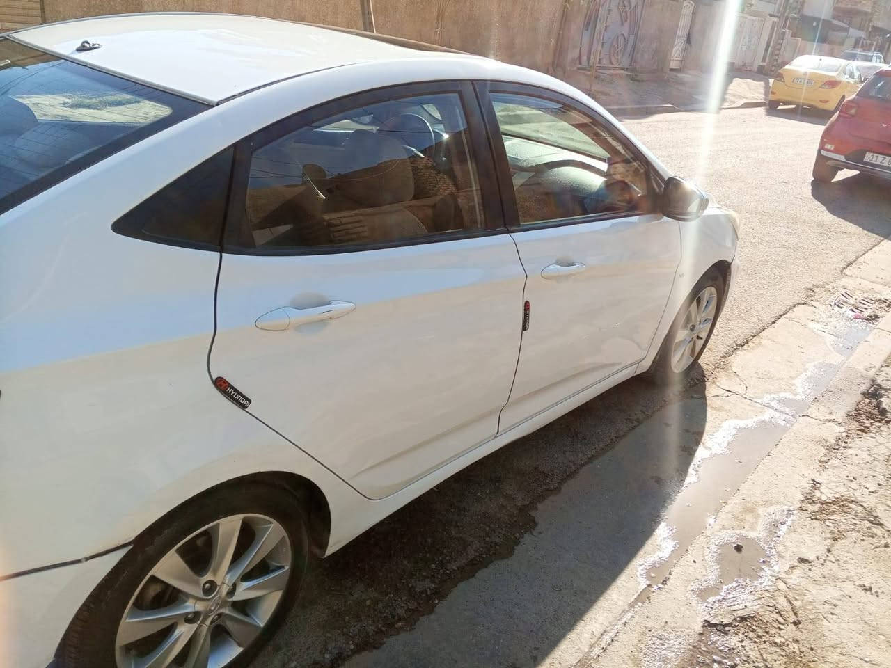 السلام عليكم للبيع اكسنت موديل 11 خليجي ابلو فول مواصفات فتحه خمس تجاوي اشاير بل مري تحكم استيرن اربع دسك ويل كب خمسه السياره جاهزه محرك 1600 دوش بسمي تحويل مباشر السعر 88 بيه مجال بسيط جداً الاتصال *********** مكاني بغداد حي العامل بغداد, العراق
