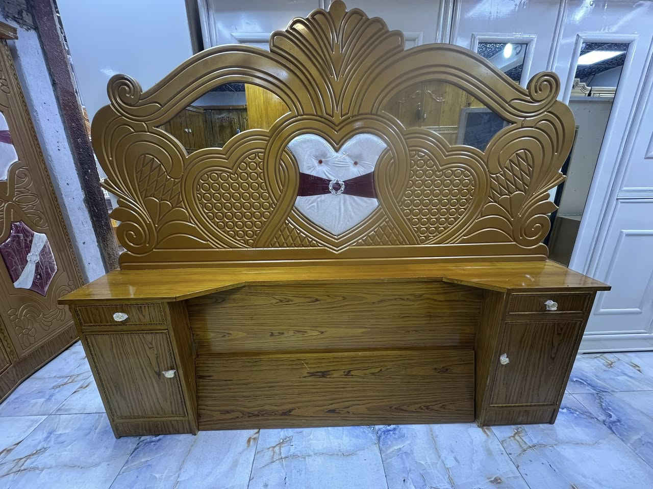 غرفه 6بيبان
ملحق طابقين 
صاج5ملم
معمل ومعرض علي الفهداوي 
واتساب ***********
