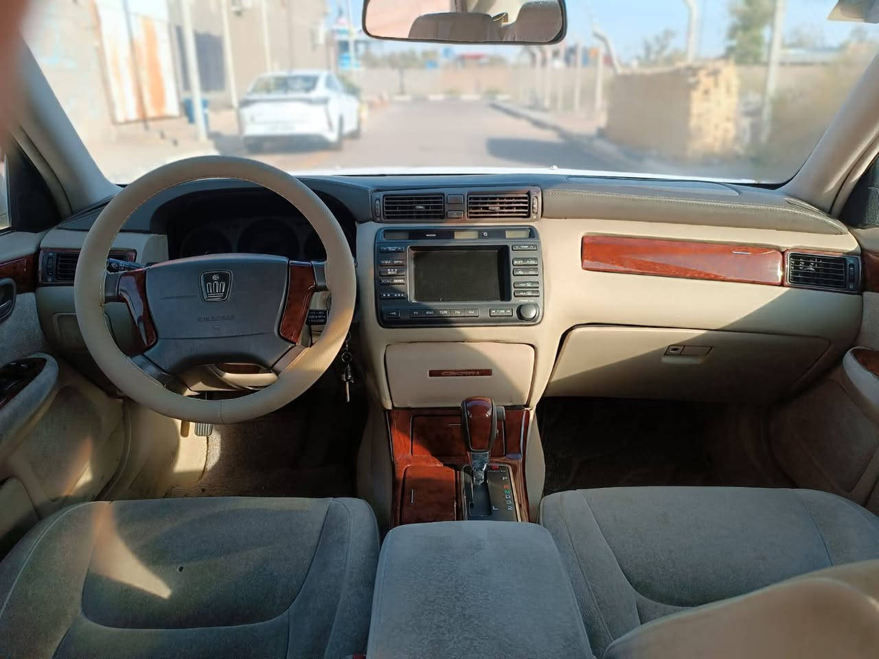 موديل 2003 كفالة عامةابيض صدفي كرستال اصل ويل كب نجمة  السعر 145 اتصال بصاحب السيارة ***********
