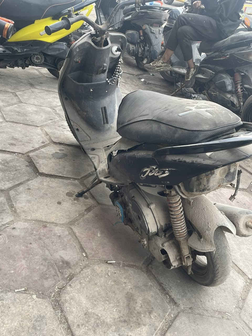 سلام عليكم ماكس قجمه بوشه ٥٥ دراجه نكره بكل وقت سعر ٣٥٠ مكاني ابو الخصيب فلكه الباني رقم***********
