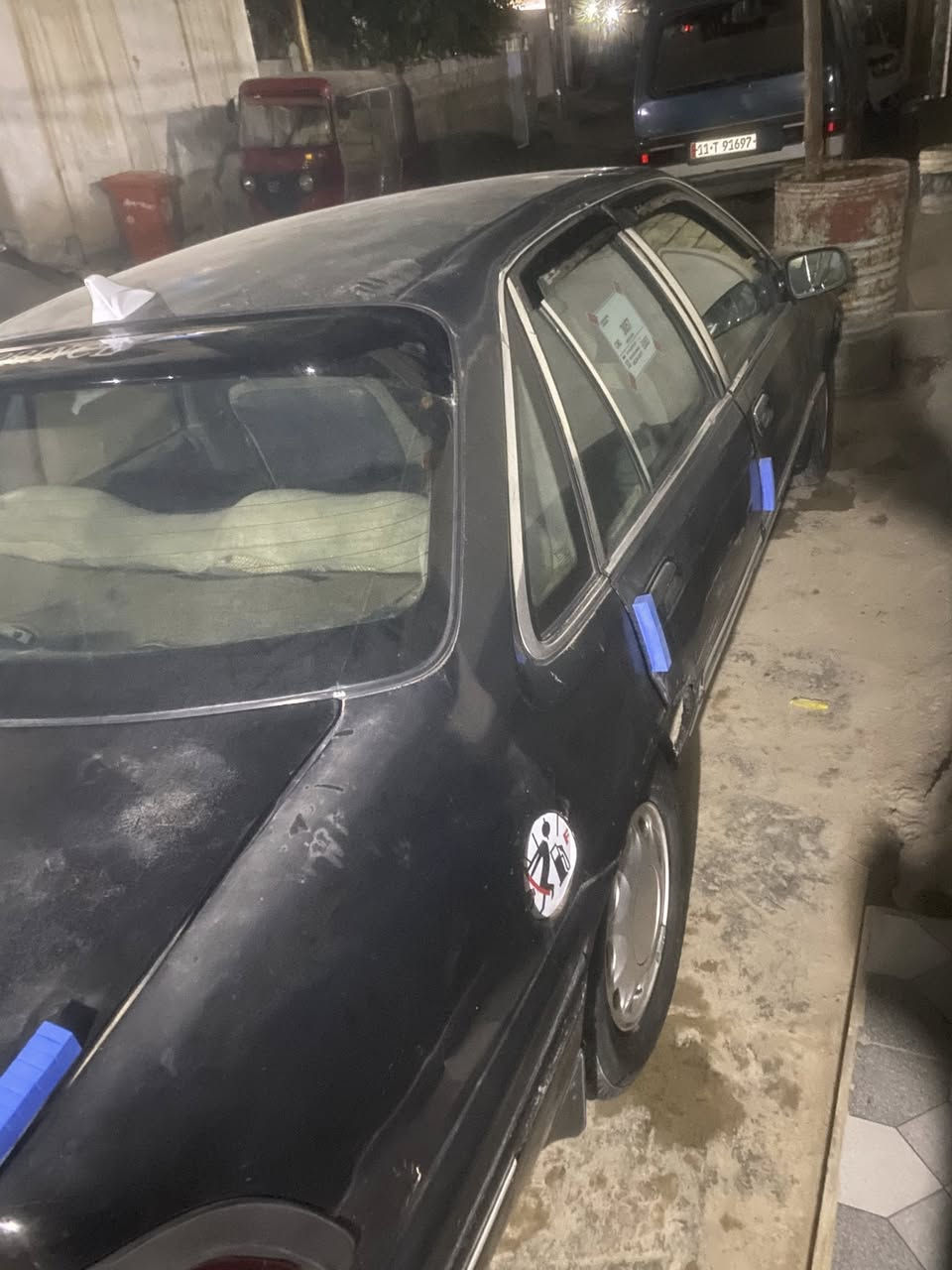 السلام عليكم
سياره برنس للبيع 
موديل 1995
سياره خير من الله كير أوتو ماتيك 
سياره تخم تاير جديد  محرك مكفول 
سياره ما ناقصها اي شي 
فقط  الرقم الإنكليزي 
مثلا ما واضحه بل صوره 
سعر ٢٢  وبيها مجال قليل 
عنوان سياره ديالى بعقوبه
رقم الهاتف \\***********
