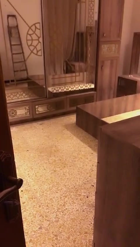 السلام عليكم عيني غرفه تركيه كامله سعرها 600 وبيها مجال *********** الاتصال ع هاذا الرقم الي يريد يشتري
