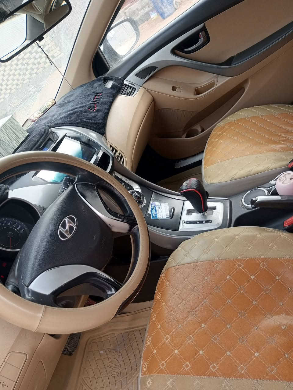 النترا 2012خليجي مكينة 1600 تدفئة تبريد شغالات  رقم مثنى مشروع وطني تداور اي محافظة بيها قطعتين جاملغ وخسفات بحوض الجنطة تعمير بسيط 95 وبيها مجال قليل
***********
