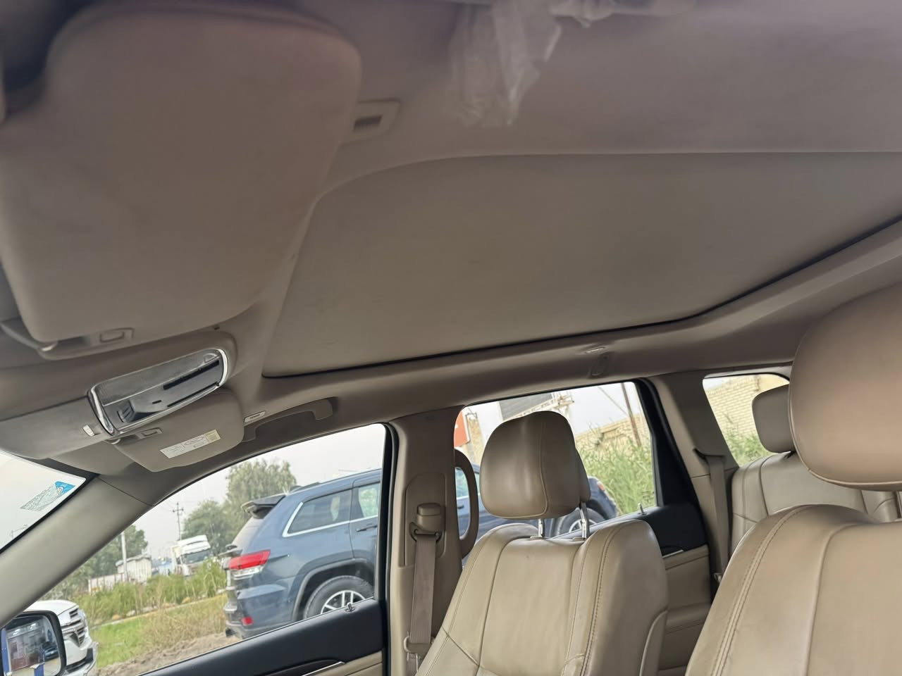 جيب لمتد 
ماشي 119 الف كيلو
فول لمتد ام الجكات
بانوروما 
تبريد وتدفئه مقاعد 
كشنات كهرباء 
فور ويل ماوس وضعيات قياده 
حساس امامي خلفي
اوتو ستوب

كير محرك مكفول 

صبغ بنيد بدون اي تبديل بدون دواخل بدون اير باك 
ومكانين بارد 
مكان ديالى بعقوبه
سعر 235 بي مجال
***********
