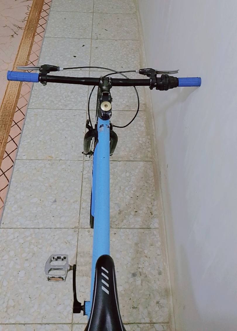 السلام عليكم بايسكل C700 للبيع حجم 26 ياباني ابريكات عكرب كله شغال لون 🩵 
مكفول من العواج 
سعره 60 وبي مجال 
الامكاني بغداد مدينة الصدر 
الاستفسار علة الماسنجر او على الرقم 
***********
