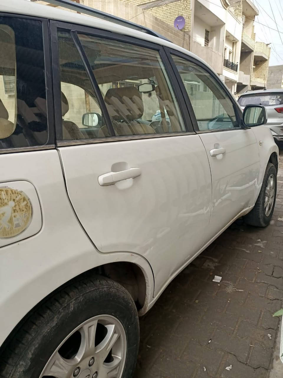 تيكو موديل ٢٠١٣
محرك ١٨٠٠ كير كهربائي ماشية ٧٤ الف

بلادي بدون صيغ (يوجد بارد بالباب الخلفي الايمن لا يوجد صورة لها حاليا)

يراد تنضيف وتبديل بلكات 

سيارة نظيفة ومرتبة اذا تكملها

سعرها ٥٨ وبي مجال

مكاني بغداد حي العدل

***********
