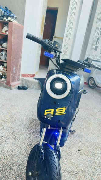 السلام عليكم دراجه للبيع كلشي بيها شغال بس تمشي ع كيف سبب بطاريات
مكان البصره القبله سعر 150 رقم ***********
