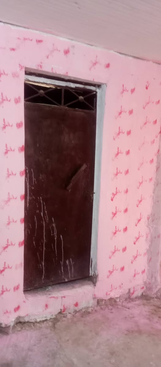 جبتلك ارخص مشتمل بحي الحكيم مساحه125 بنزله عطوف قرب الجامع مي كهرباء مولد واصله سند 25 مسجل بلديه لارضيه صب السقف سندويج كيزر تانكي ماطور
غرفه وهول ومطبخ وصحيات داخليه وخارجيه السعر 8 بيه مجال بصيط الشراي وذا قصد هم يرهم تدفع 6 ولبقيه شهريه الستفسار ***********
