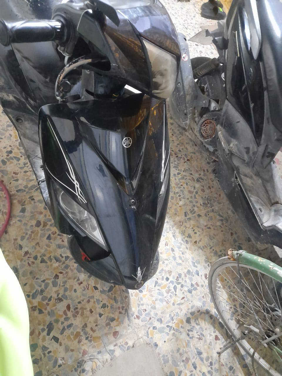 سلام عليكم ثعلب 2008  مكينه 58 دراجه شلعه ومعدل كهربائيات كله شغاله  نقص الدراجه يرادله تفيلس  وكسر ب الكفر الأمامي موضح بلصوره رايده 400 وبيه مجال مكانه بغداد التاجايات 
***********
