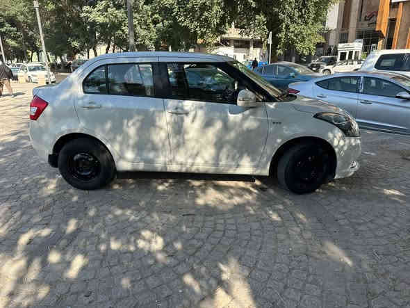 للبيع
سازوكي سويفت موديل 2016 خليجي سياره جديده على وضع الشركه 
رقم بغداد انكليزي بأسمي سنويه جديده +هزه جديده

سياره جاهزه مابيهه اي نقص فول مواصفات
محرك كير حداديه جدد ما مفتوحات 

ماشيه 70 الف

تخم تاير جديد تبريد ثلج تدفئه سياره كامله مابيها نقص ابد 
 

السعر 75$ وبيها مجال 

مكاني بغداد

للاستفسار الاتصال (***********)
