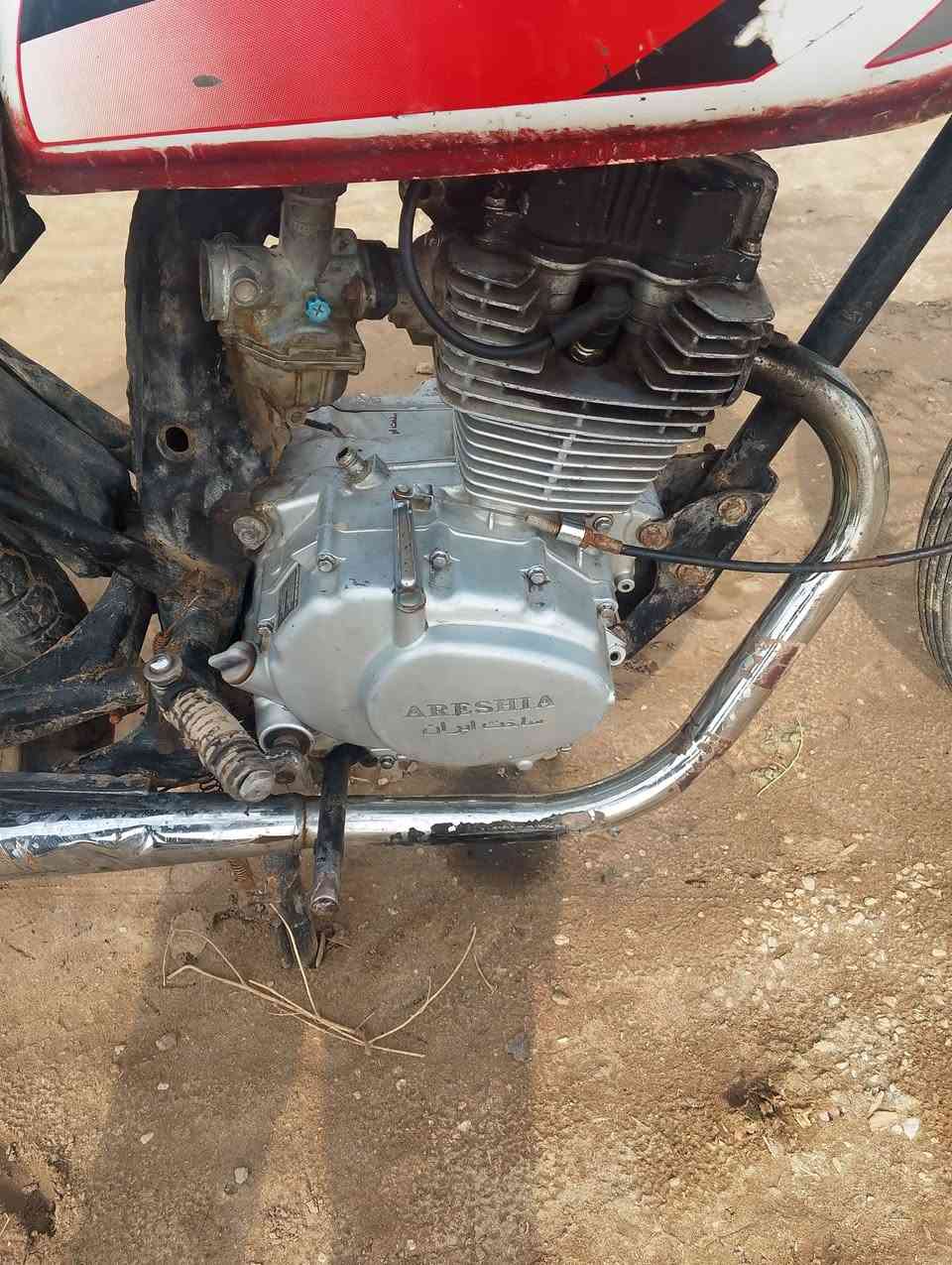 السلام عليكم دراجه للبيع 4 قير موديل 19 دراجه نظيفه خير من الله مكان الدراجه بابل حمزه الغربي منطقه العوادل السعر 125,000 وبيها مجال والله متوازي على بيعتها ما متواجد على الفيس شرايد اتصل بيه خير ويتدلل هذا رقمي***********
