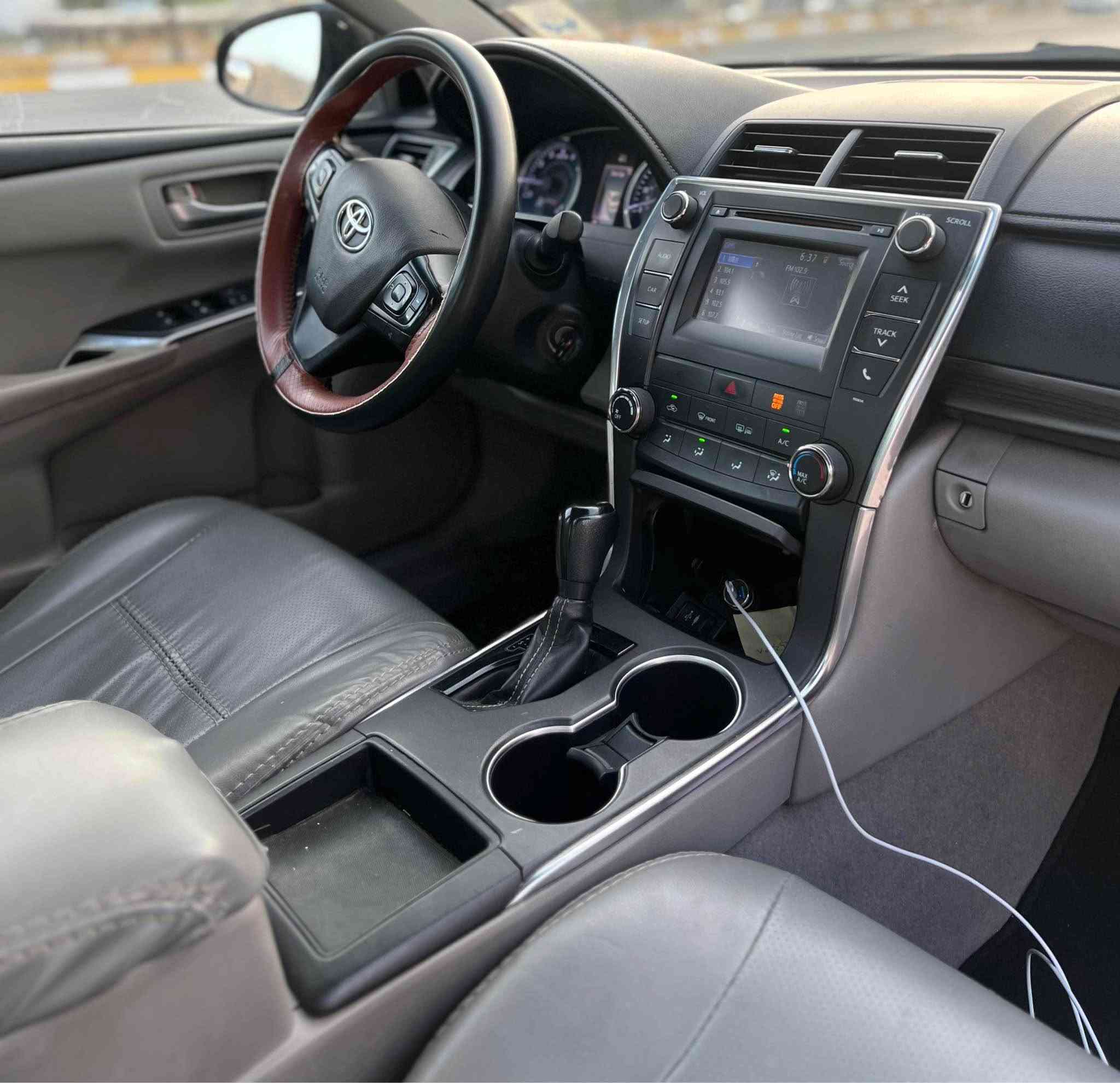 toyota camry 
تۆیۆتا کامری ٢٠١٦ مواسفاتی LE  ناو کرێمی رەسمی سۆنەرم دانوە بۆ زانیاری زیاتری سیارە گیر مەکینەی بەشەرت نەکراونەتەوە تەحول غرامەی بەشەرت نرخی ١٣٢ کەمێک مەجال 
*********** أربيل, العراق
